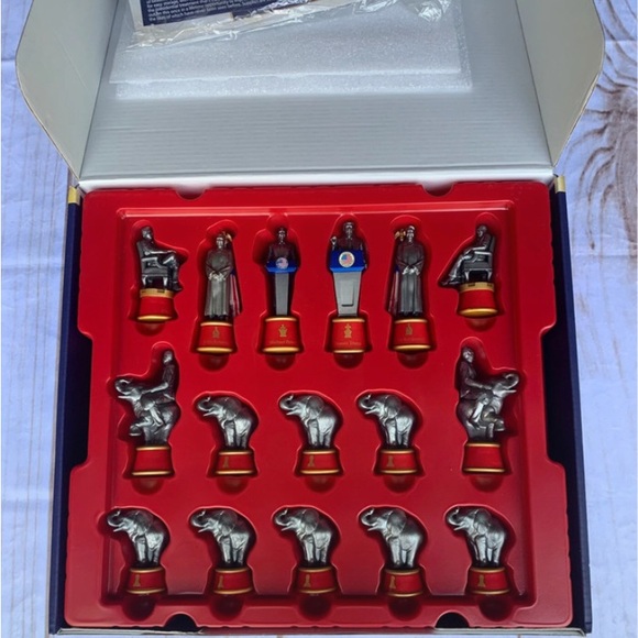 2020 Battle for the White House Chess Set w/ Board & 32 Pieces 3” - Picture 2 of 4